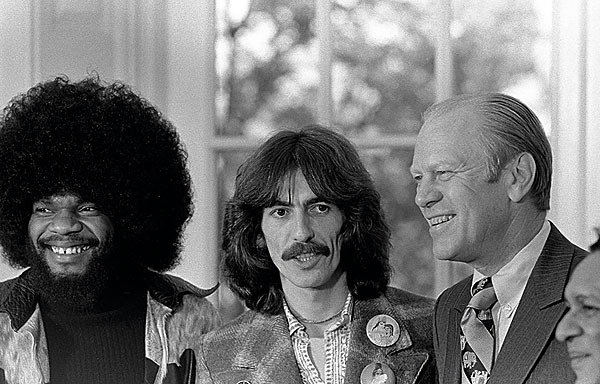 422instudio.Billy_Preston,_George_Harrison,_Gerald_Ford,_Ravi_Shankar_cmyk_sml