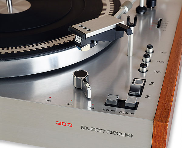 cock Migration New meaning Philips GA 202 Electronic Turntable | Hi-Fi News